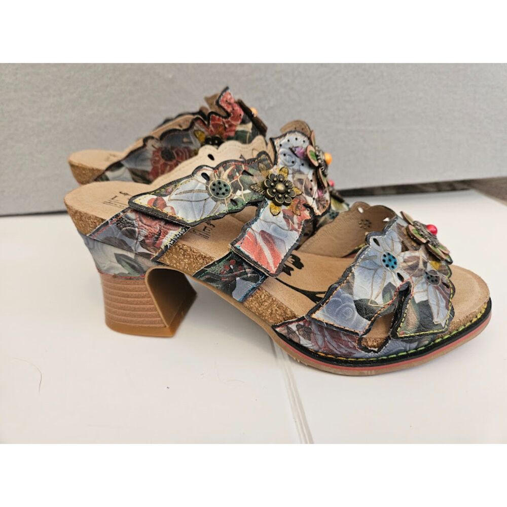L'Artiste Radiating Sandals by Spring Step - Picture 8 of 8
